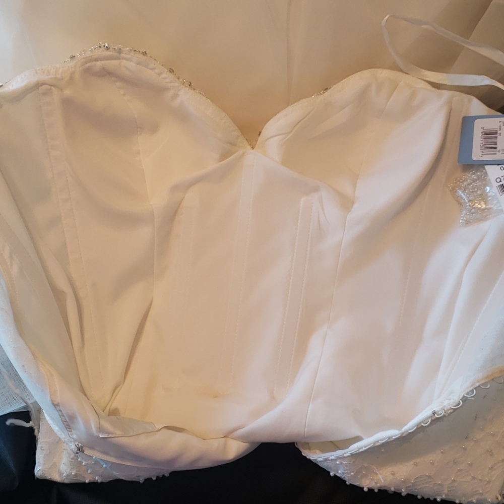 Alfred Angelo BRAND NEW never been worn dress - Picture 9 of 16